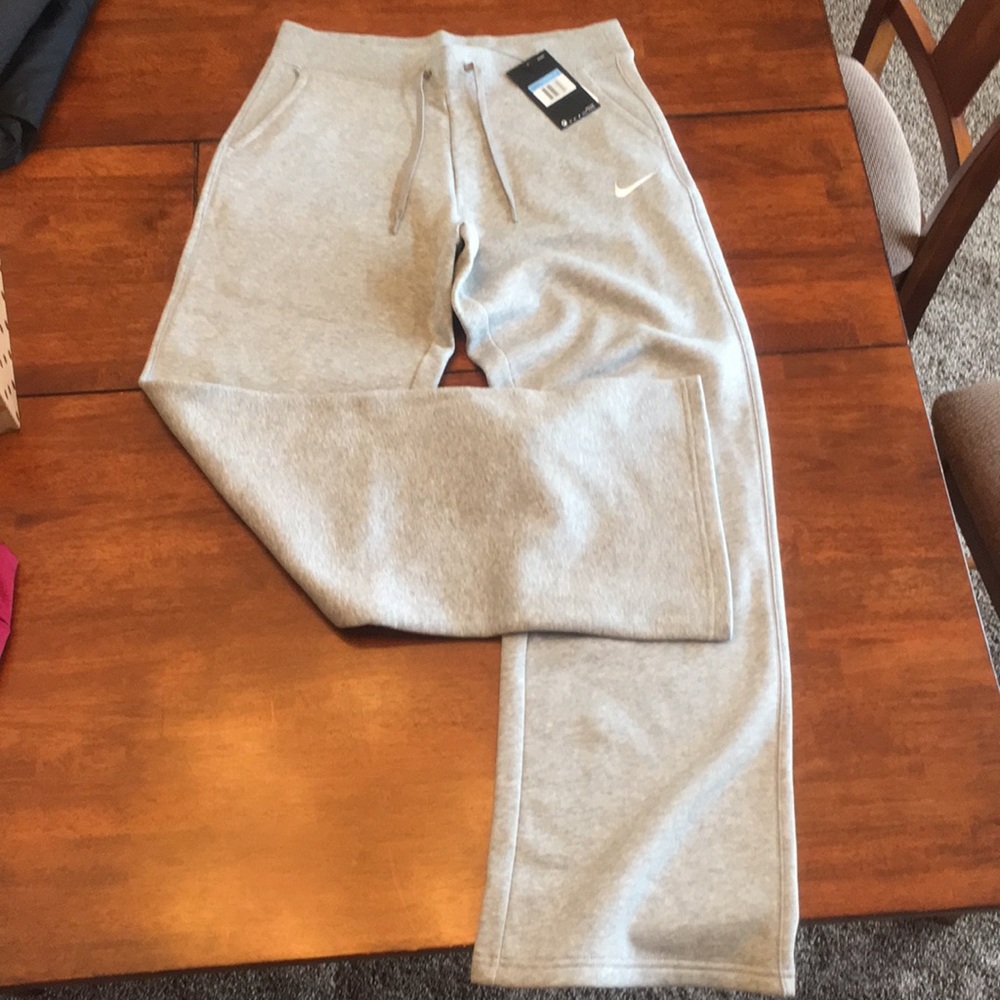 Women’s Nike Fleece Sweat Pants. Brand New